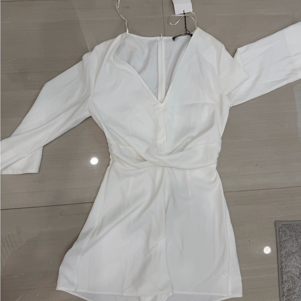 Elegant White Long-Sleeve Dress